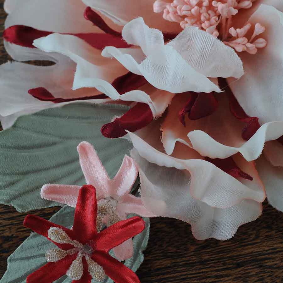 ブライダル ヘッドドレス 花 コサージュ 葉 結婚式 花嫁 髪飾り 二次会 レッドの画像3枚目
