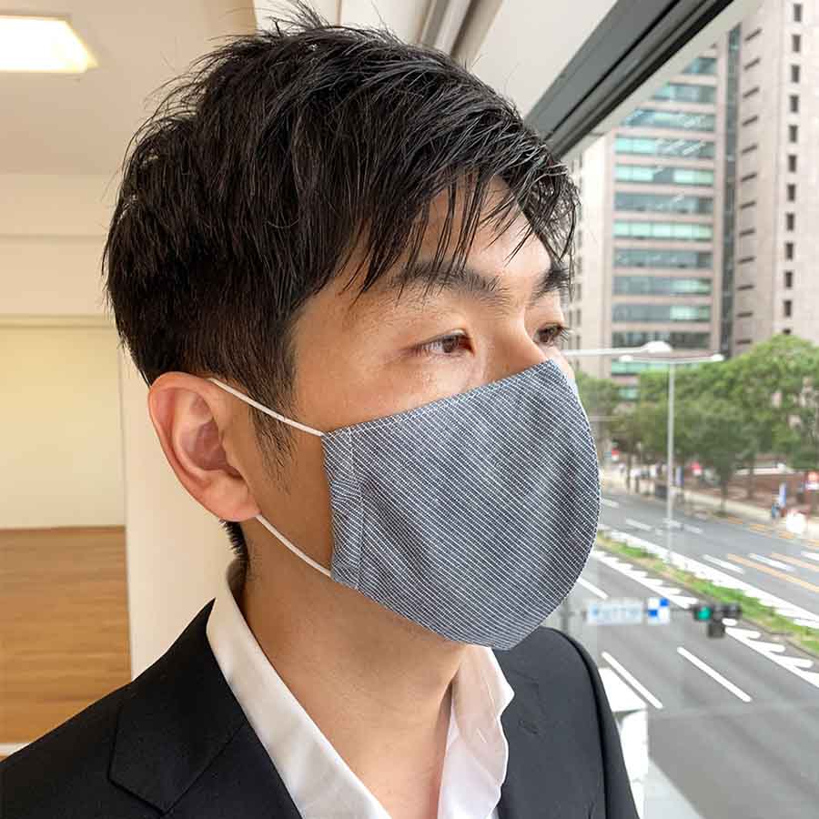 マスク 立体デザイン バイアスカット 淡いネイビーのストライプ柄の画像6枚目