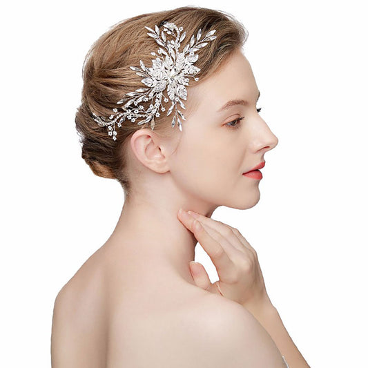 ウェディングヘアアクセサリーの画像1枚目